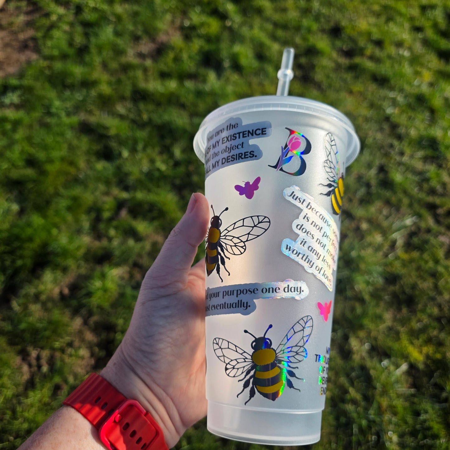 Regency Inspired Bee Tumbler – Romantic Quote Frosted Cold Cup with Straw – Period Romance Aesthetic Gift
