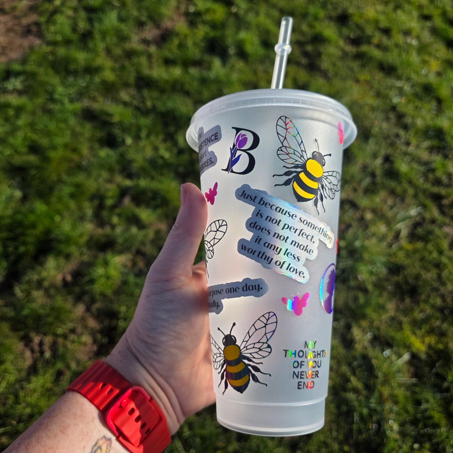 Regency Inspired Bee Tumbler – Romantic Quote Frosted Cold Cup with Straw – Period Romance Aesthetic Gift