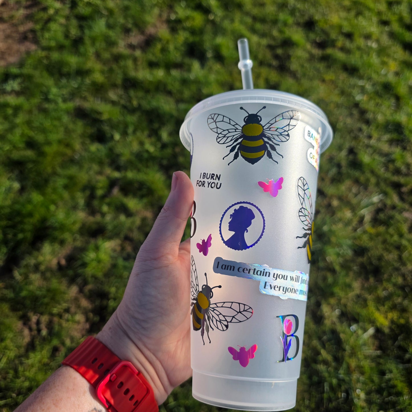 Regency Inspired Bee Tumbler – Romantic Quote Frosted Cold Cup with Straw – Period Romance Aesthetic Gift